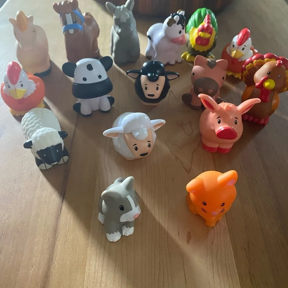 Fisher-Price Little People 14 Piece Set 2 Peekaboo Farm Animals Kids Play Set